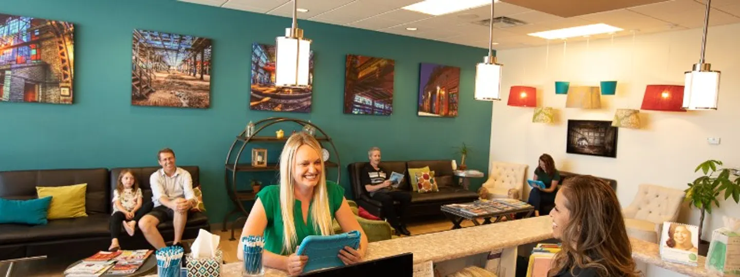 The Desert Ridge Dental reception and waiting area
